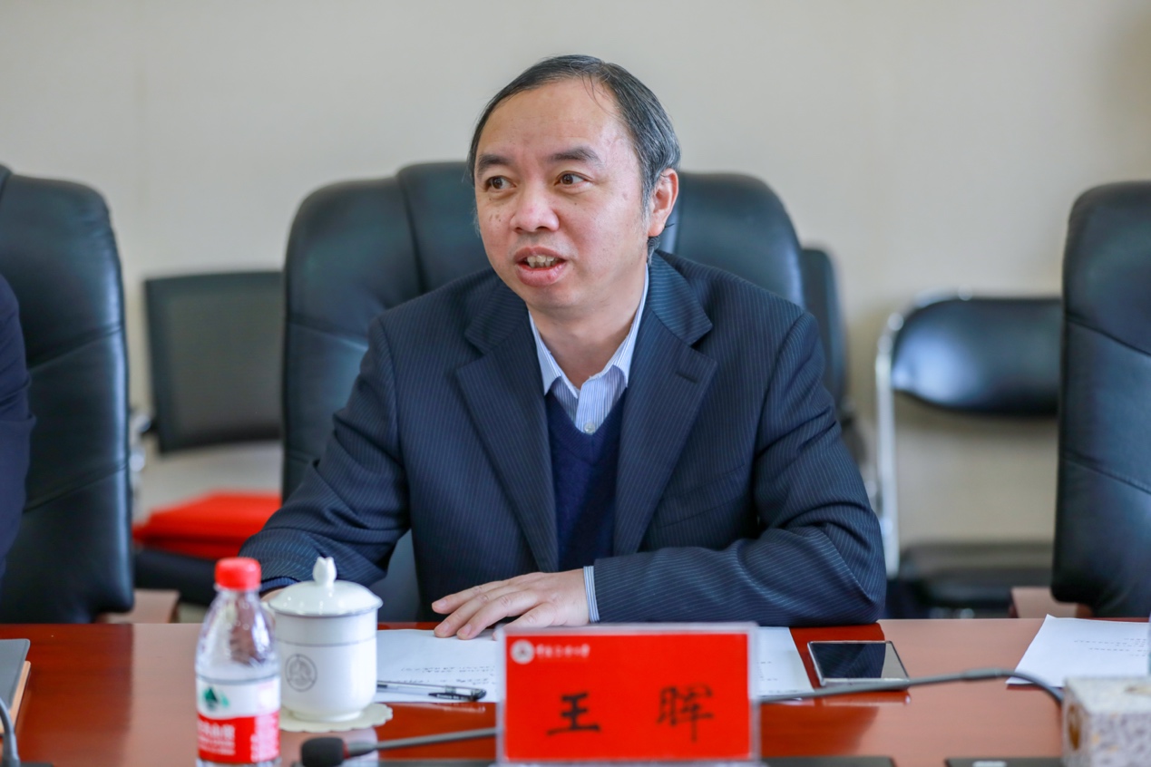 王晖副校长指出,基础教育和高等教育是人才成长过程中的两个重要阶段